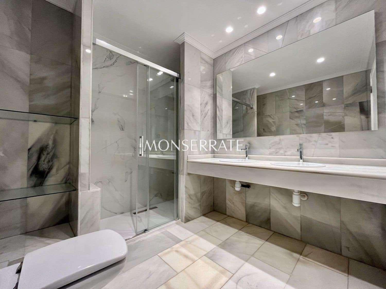 Appartement de 4 chambres à louer à Valence ville avec garage - 3 500 € (Ref: 8923469)