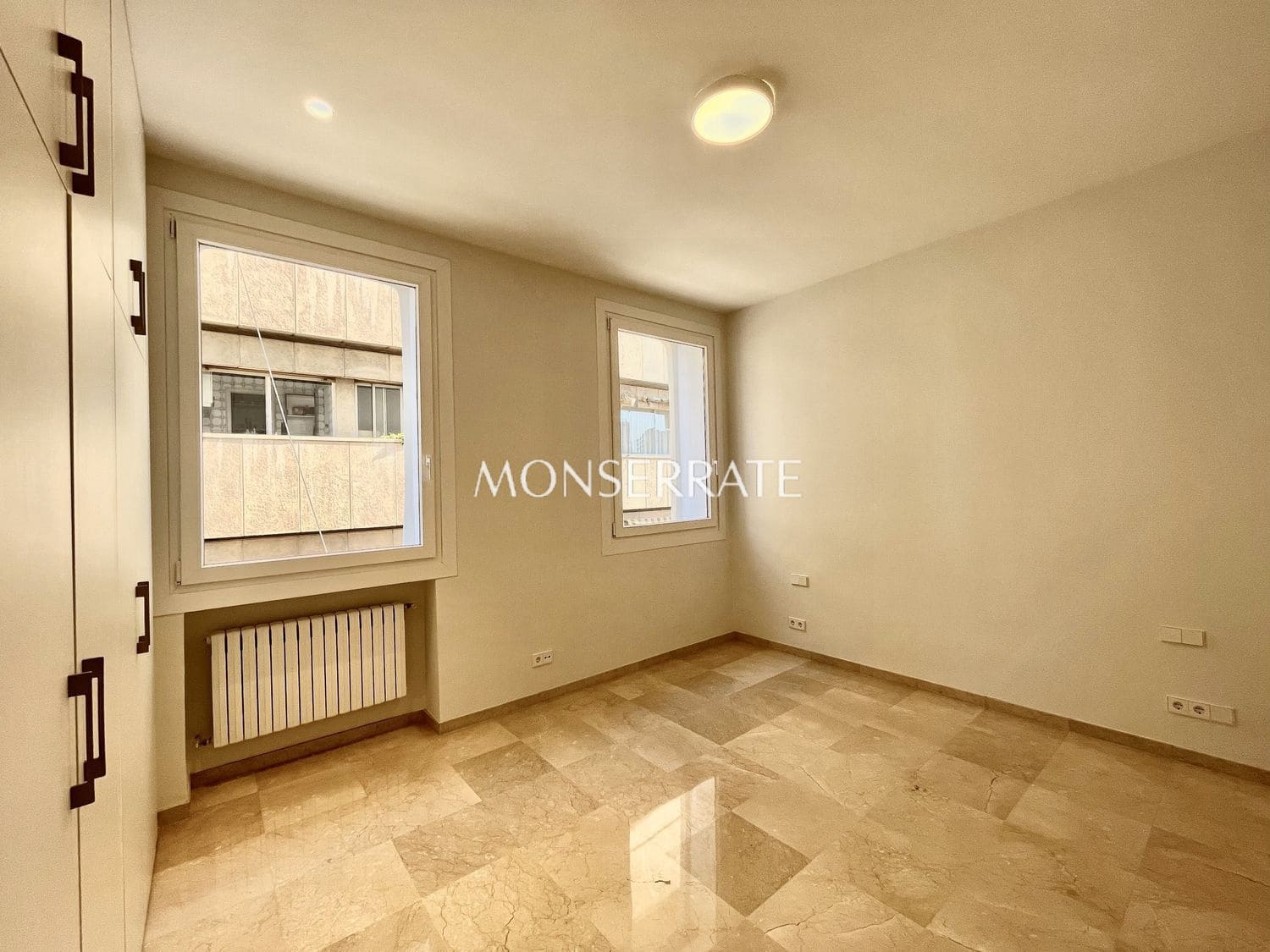 Appartement de 4 chambres à louer à Valence ville avec garage - 3 500 € (Ref: 8923469)