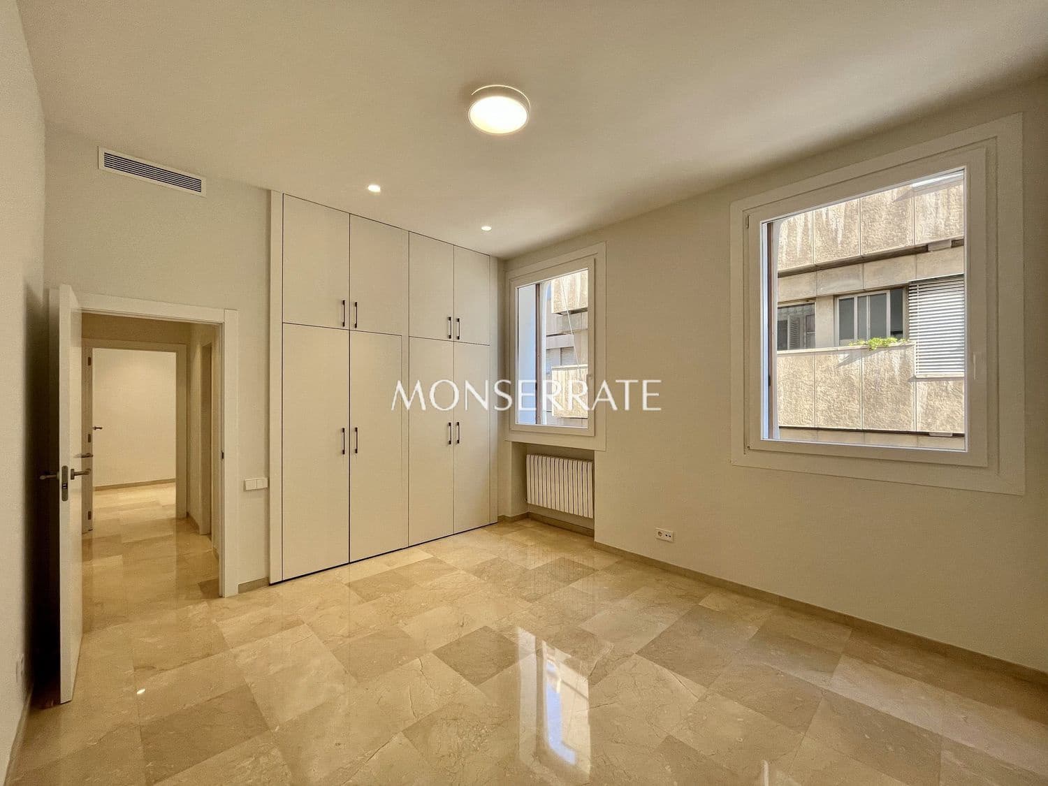 Appartement de 4 chambres à louer à Valence ville avec garage - 3 500 € (Ref: 8923469)