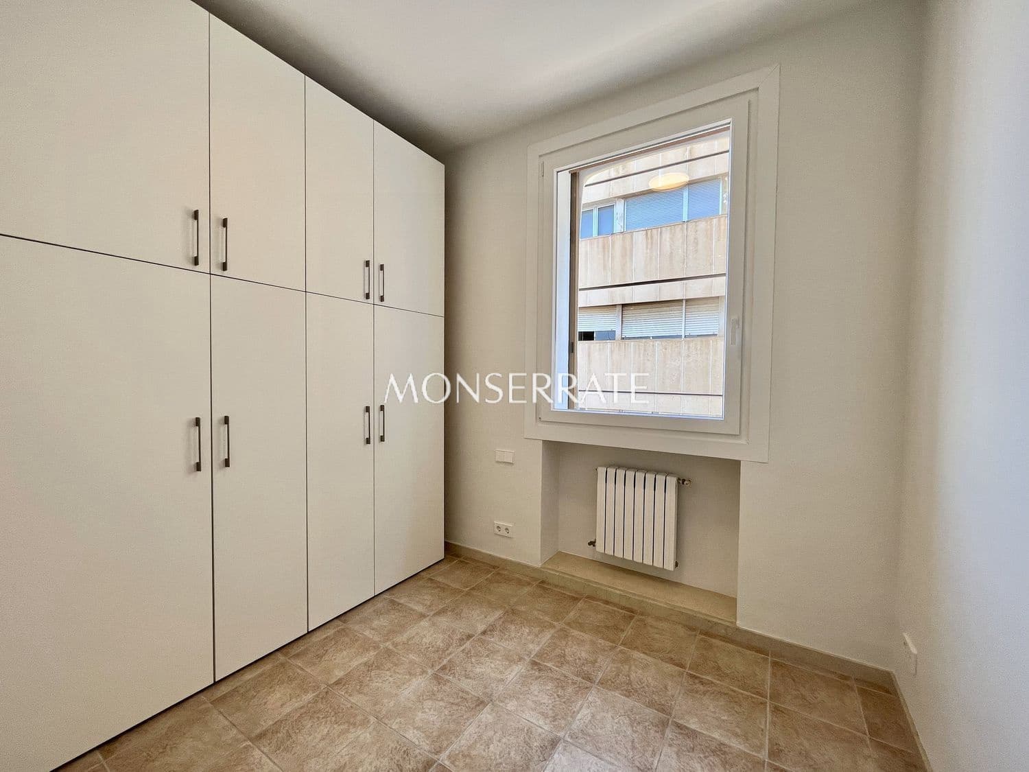 Appartement de 4 chambres à louer à Valence ville avec garage - 3 500 € (Ref: 8923469)