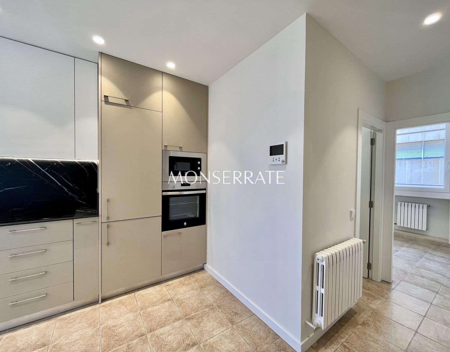 Appartement de 4 chambres à louer à Valence ville avec garage - 3 500 € (Ref: 8923469)