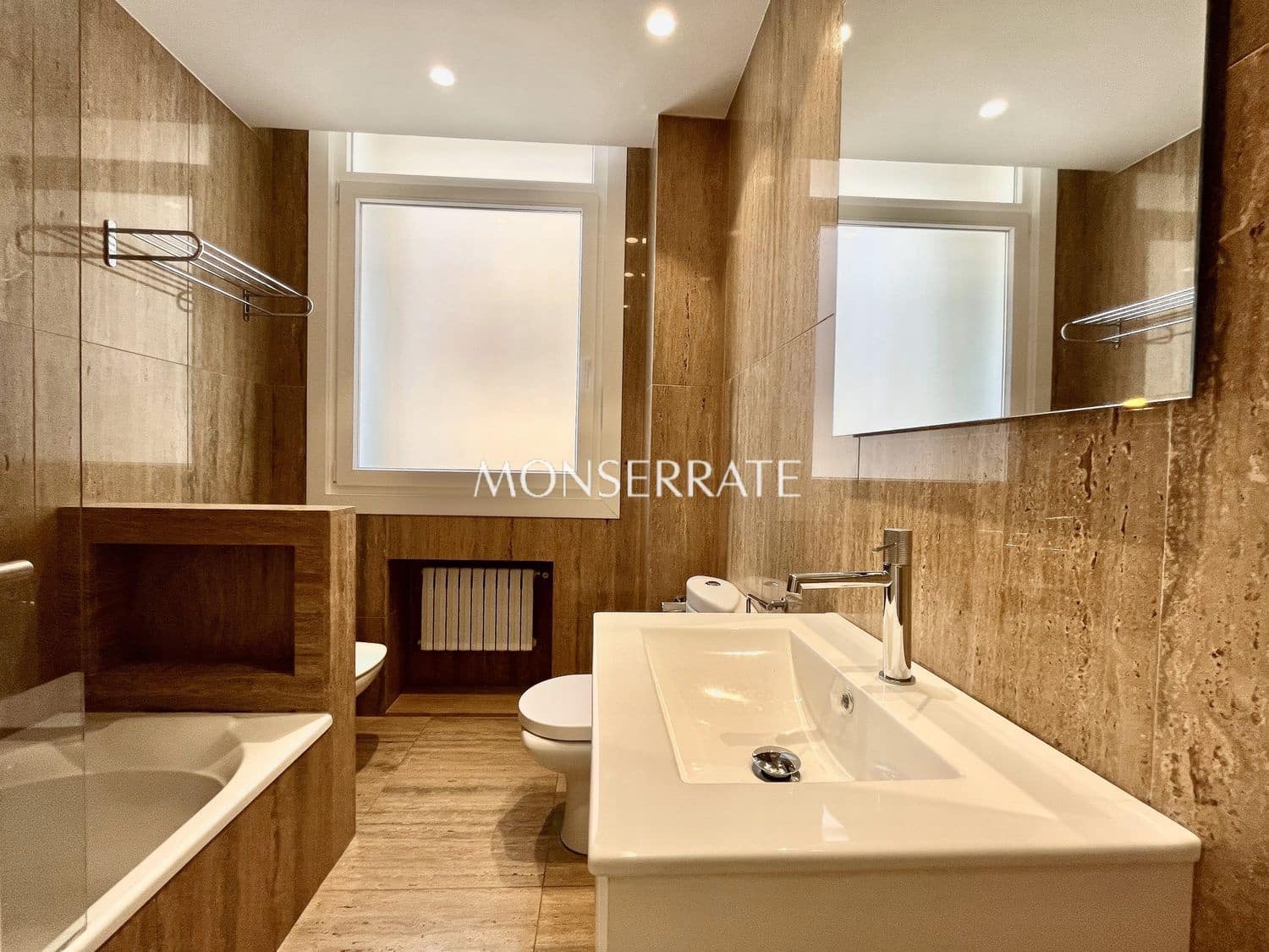 Appartement de 4 chambres à louer à Valence ville avec garage - 3 500 € (Ref: 8923469)