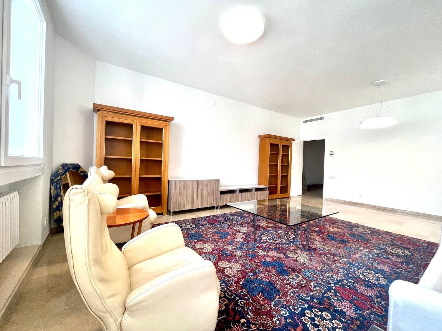 Appartement de 4 chambres à louer à Valence ville avec garage - 3 500 € (Ref: 8923469)