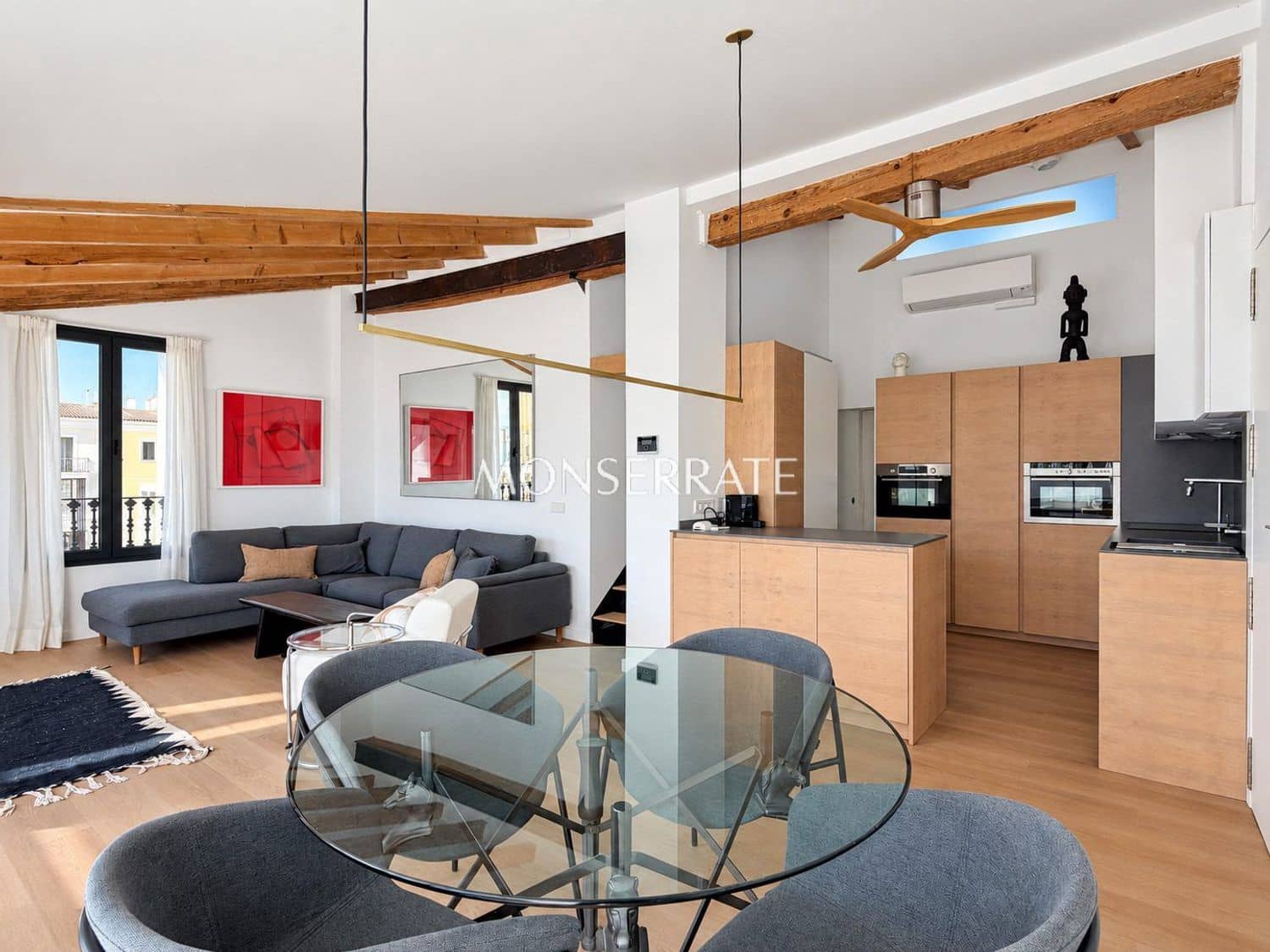 2 bedroom Apartment for rent in Valencia city with garage - € 3,200 (Ref: 9004514)