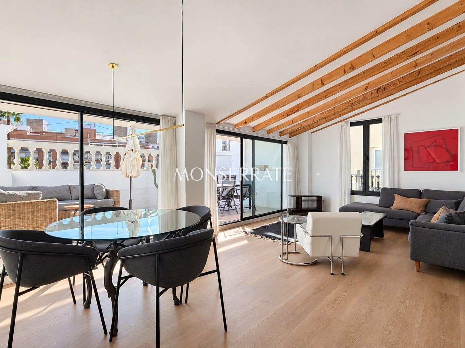 2 bedroom Apartment for rent in Valencia city with garage - € 3,200 (Ref: 9004514)