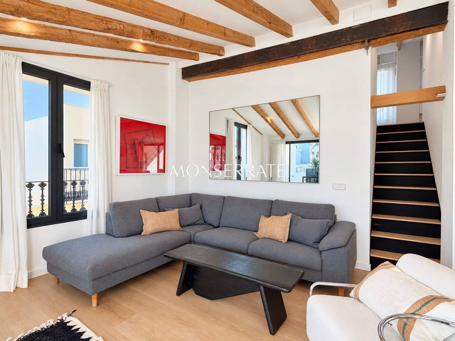 2 bedroom Apartment for rent in Valencia city with garage - € 3,200 (Ref: 9004514)