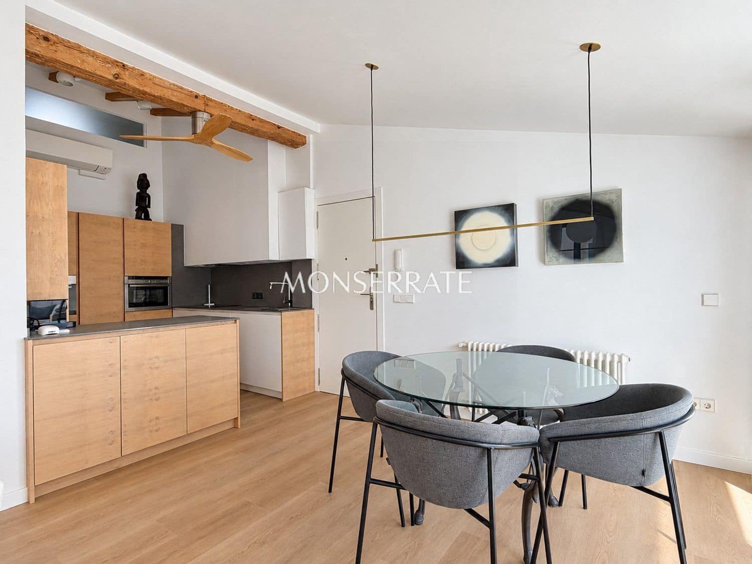 2 bedroom Apartment for rent in Valencia city with garage - € 3,200 (Ref: 9004514)