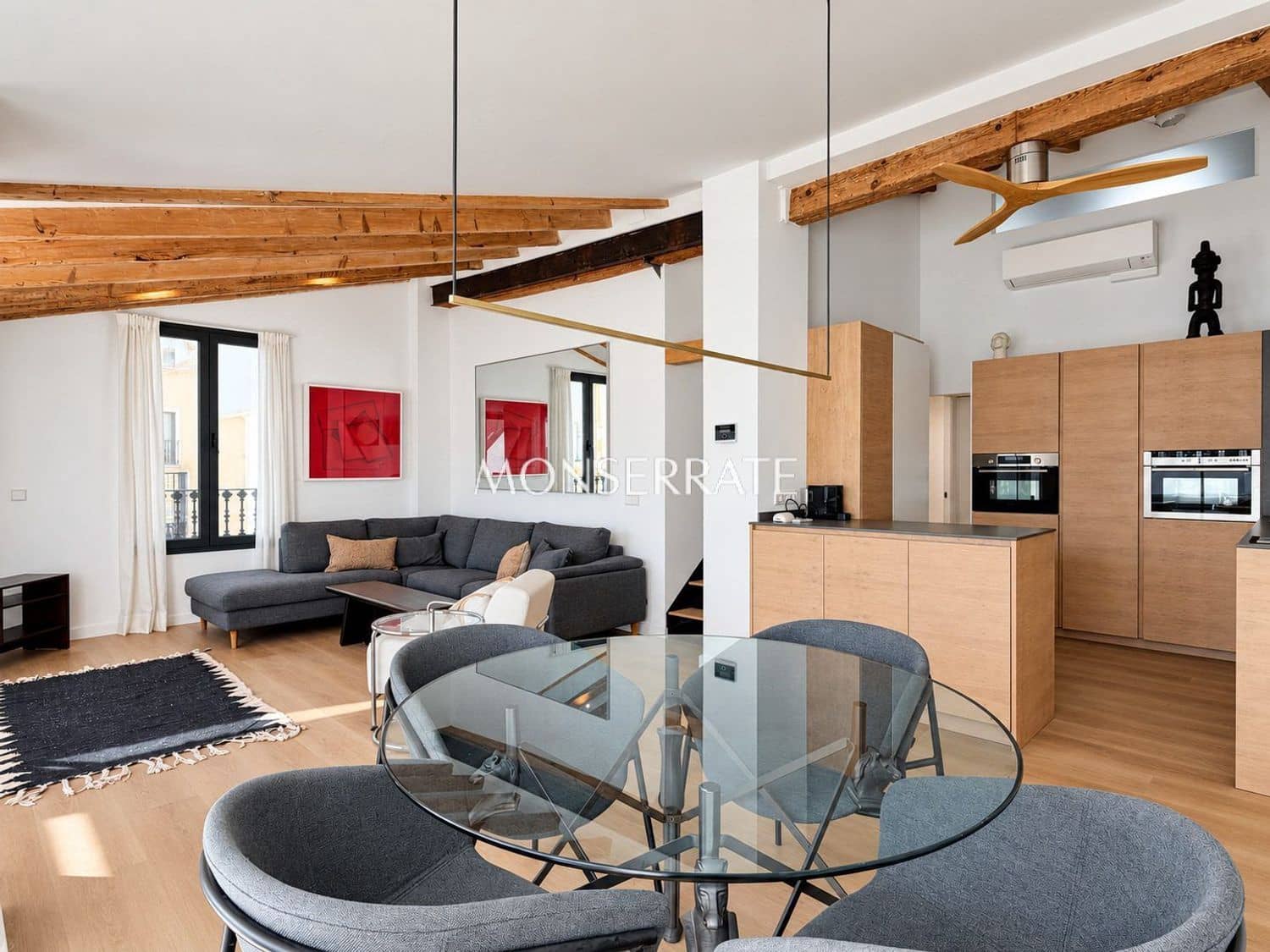 2 bedroom Apartment for rent in Valencia city with garage - € 3,200 (Ref: 9004514)
