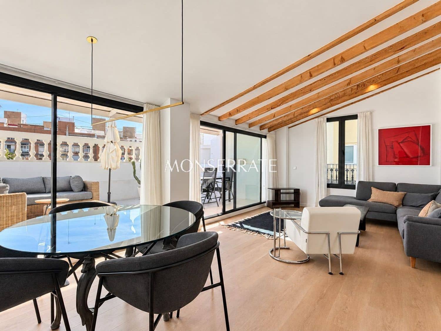 2 bedroom Apartment for rent in Valencia city with garage - € 3,200 (Ref: 9004514)