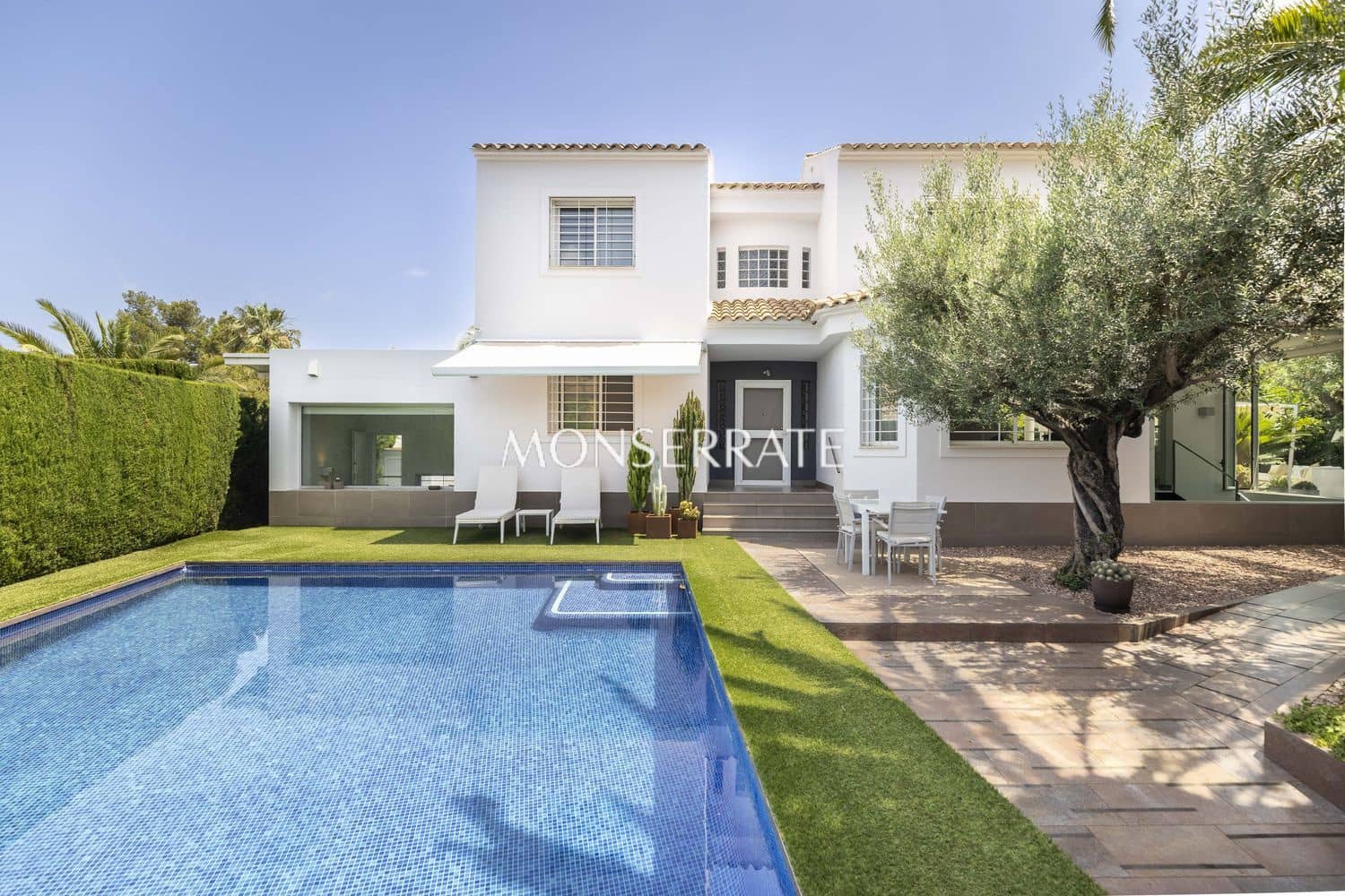 5 soveværelse Villa til salg i L'Eliana med swimmingpool garage - € 1.200.000 (Ref: 9073001)