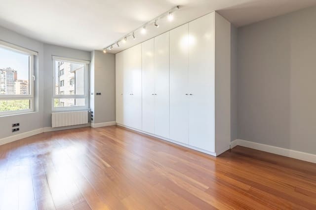 5 soveværelse Lejlighed til salg i Exposicio, Valencia by med garage - € 1.150.000 (Ref: 9109925)