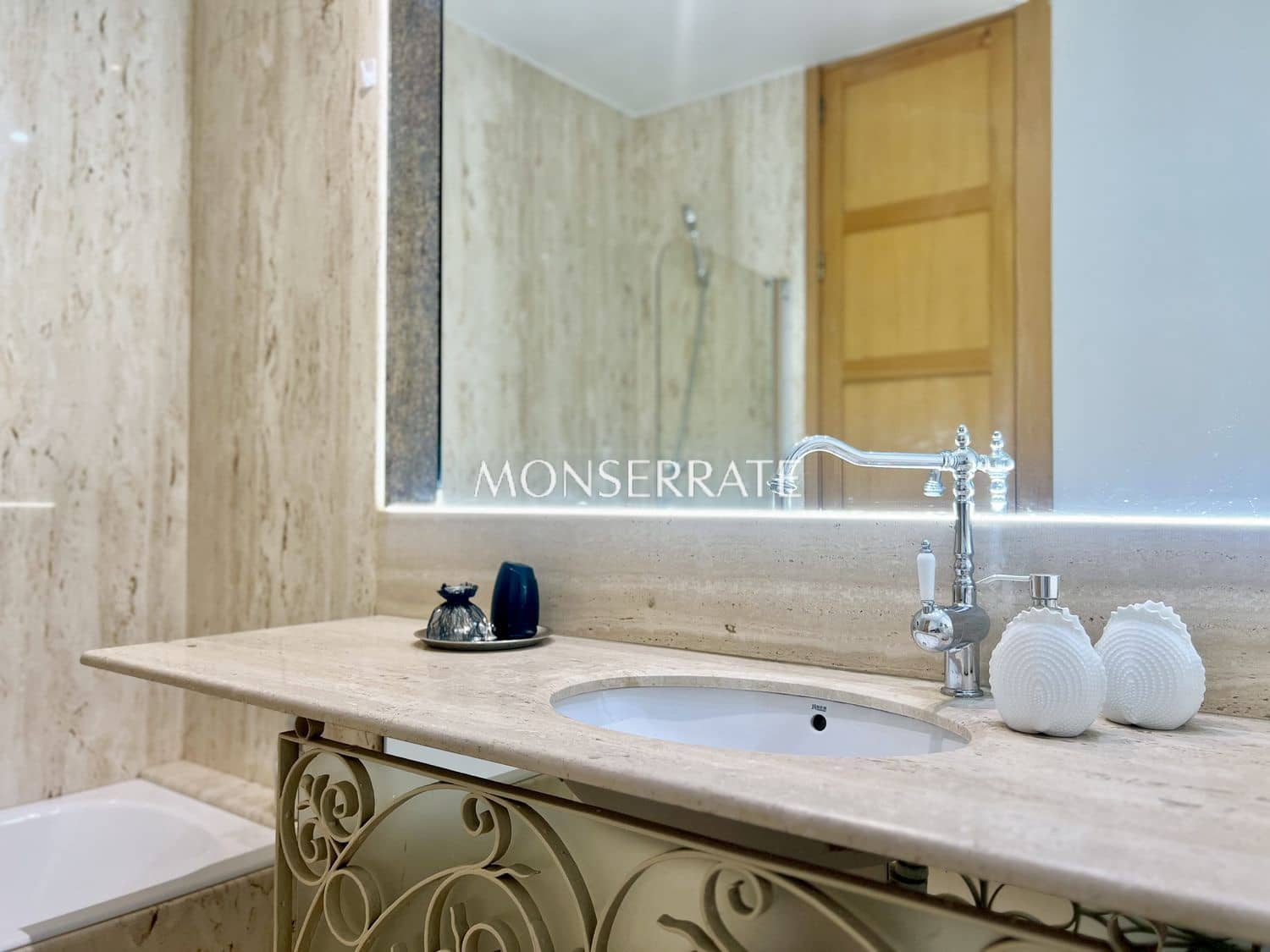 2 bedroom Apartment for rent in Valencia city with garage - € 4,500 (Ref: 9130253)