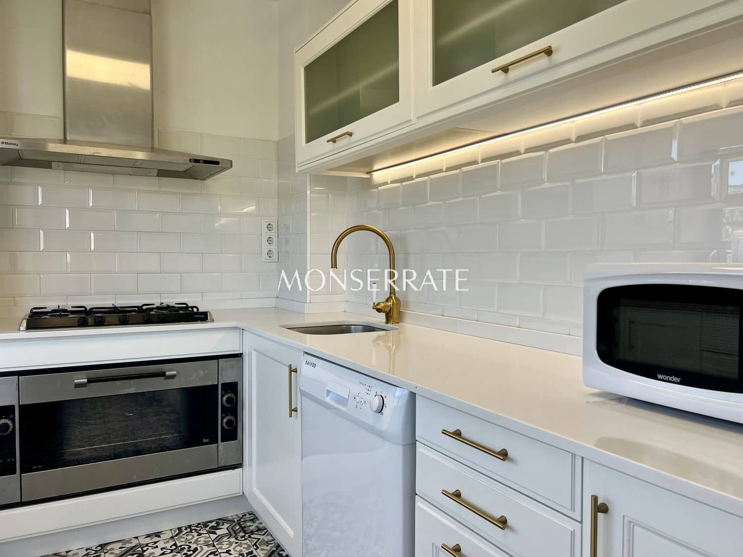 2 bedroom Apartment for rent in Valencia city with garage - € 4,500 (Ref: 9130253)