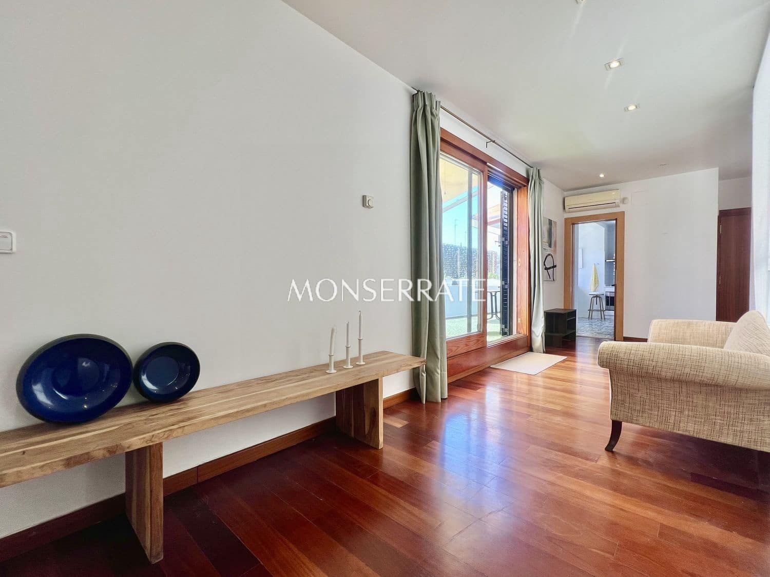 2 bedroom Apartment for rent in Valencia city with garage - € 4,500 (Ref: 9130253)