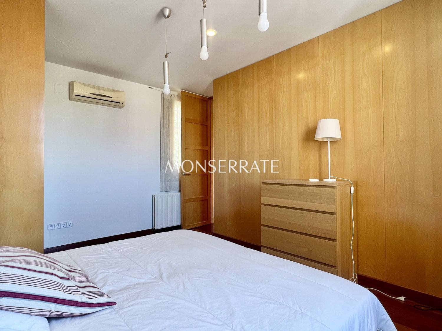 2 bedroom Apartment for rent in Valencia city with garage - € 4,500 (Ref: 9130253)