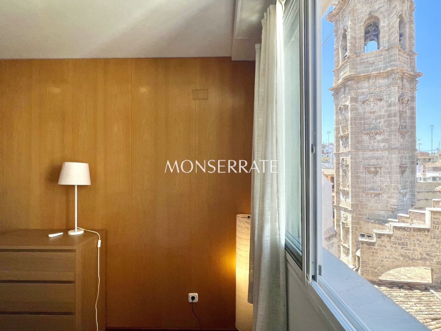 2 bedroom Apartment for rent in Valencia city with garage - € 4,500 (Ref: 9130253)