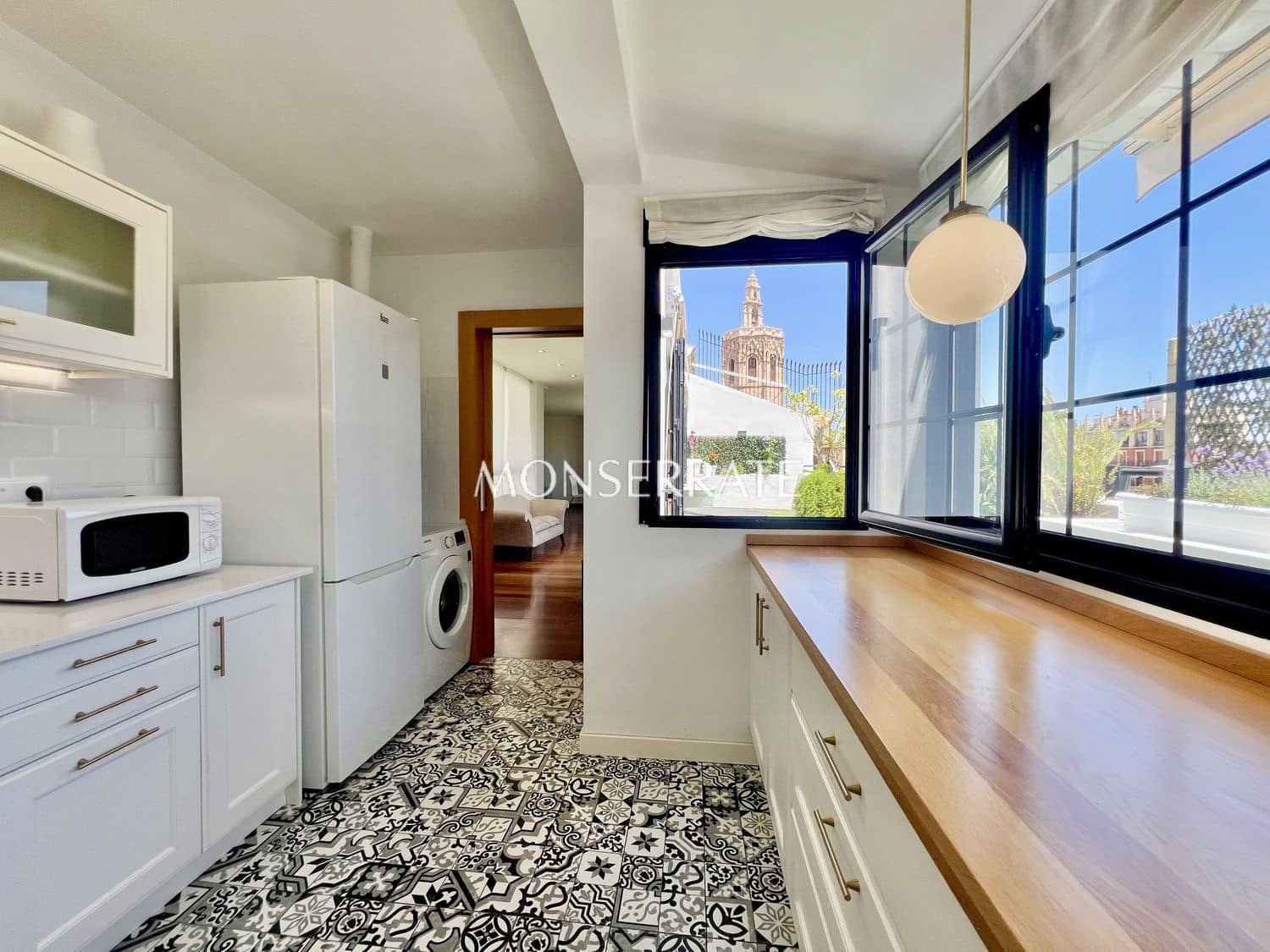 2 bedroom Apartment for rent in Valencia city with garage - € 4,500 (Ref: 9130253)