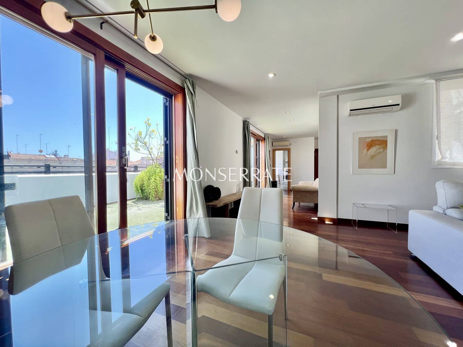 2 bedroom Apartment for rent in Valencia city with garage - € 4,500 (Ref: 9130253)