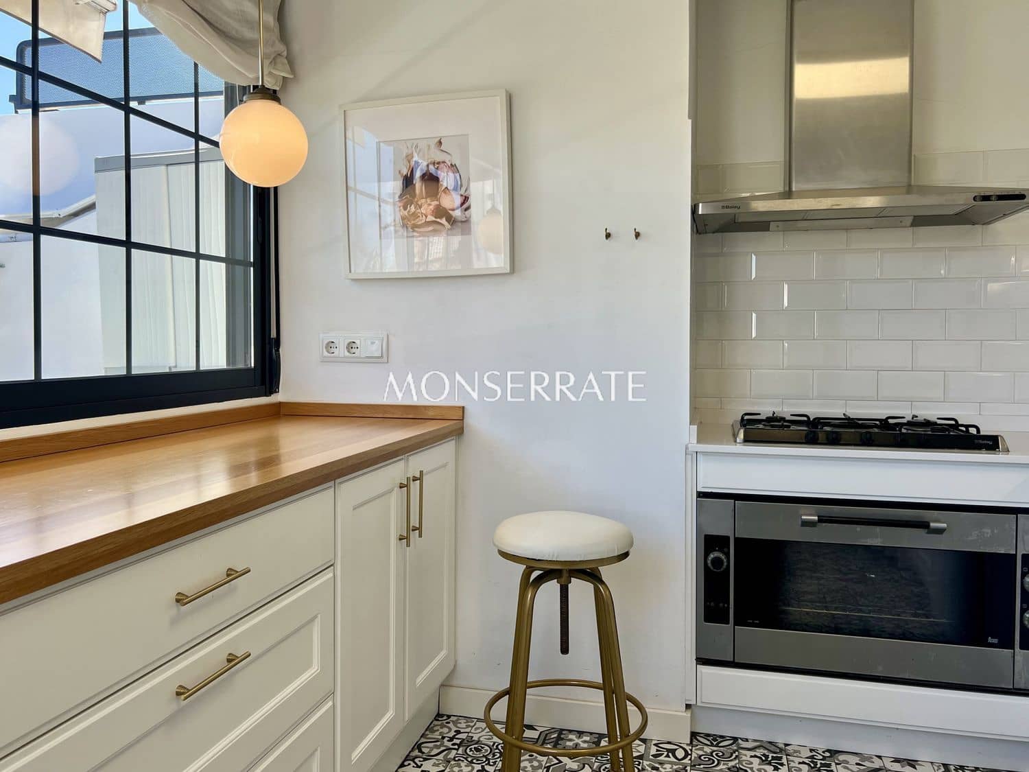 2 bedroom Apartment for rent in Valencia city with garage - € 4,500 (Ref: 9130253)