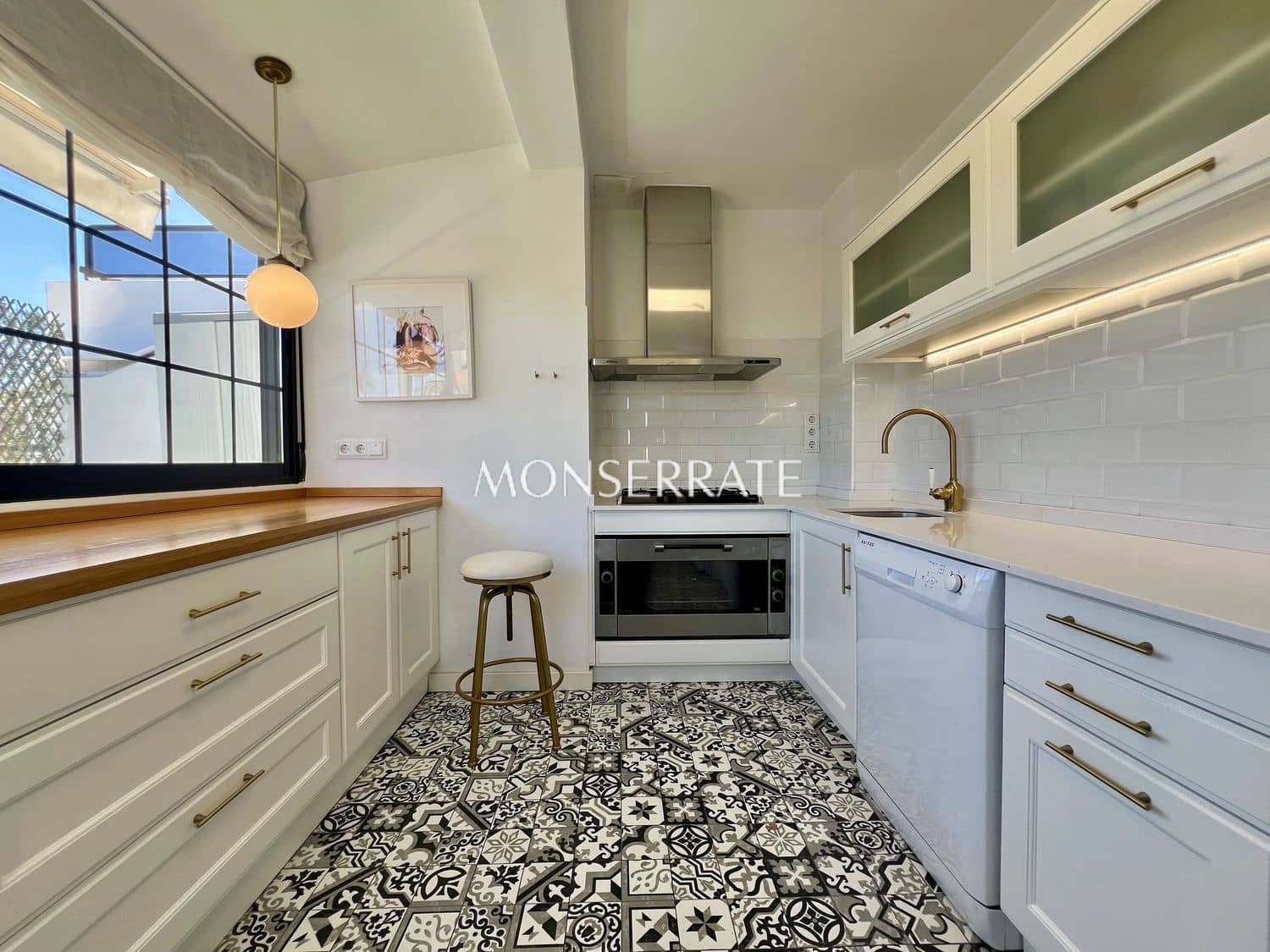 2 bedroom Apartment for rent in Valencia city with garage - € 4,500 (Ref: 9130253)