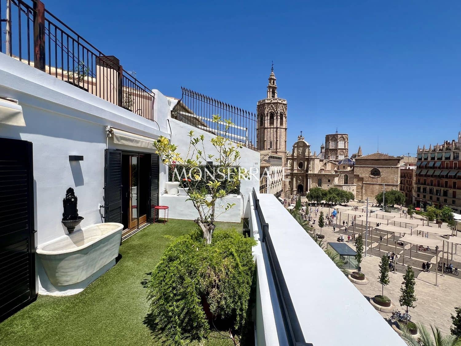 2 bedroom Apartment for rent in Valencia city with garage - € 4,500 (Ref: 9130253)