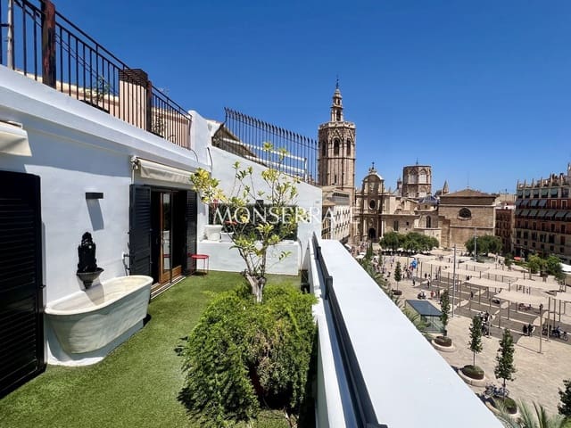 2 bedroom Apartment for rent in La Seu, Valencia city with garage - € 3,900 (Ref: 9130253)