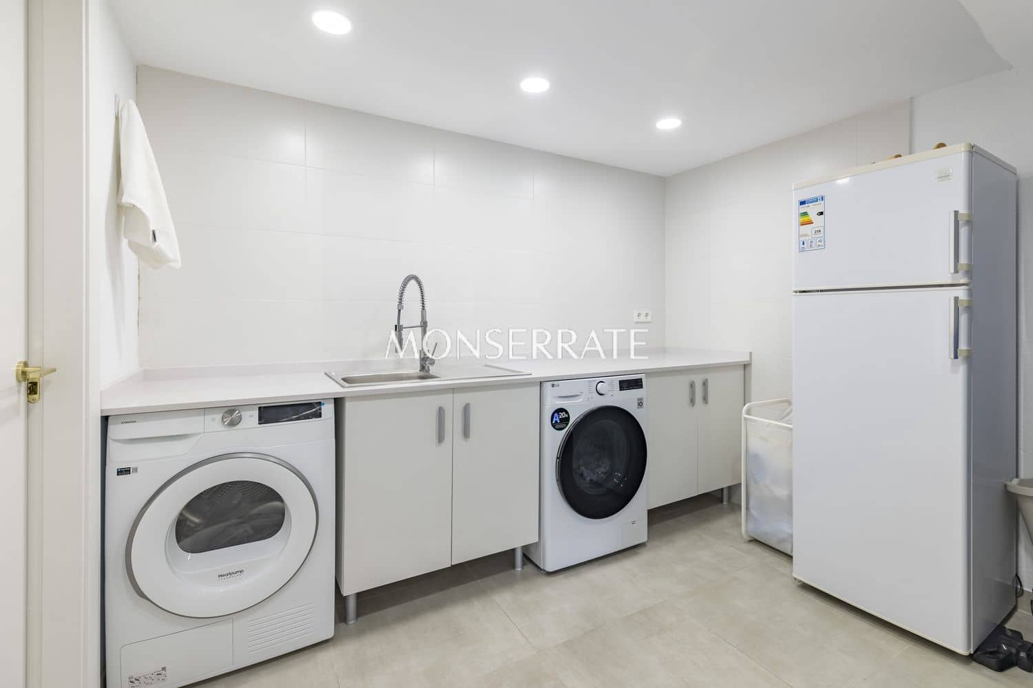 3 slaapkamer Huis te huur in Sagunto / Sagunt met zwembad garage - € 3.600 (Ref: 9136918)