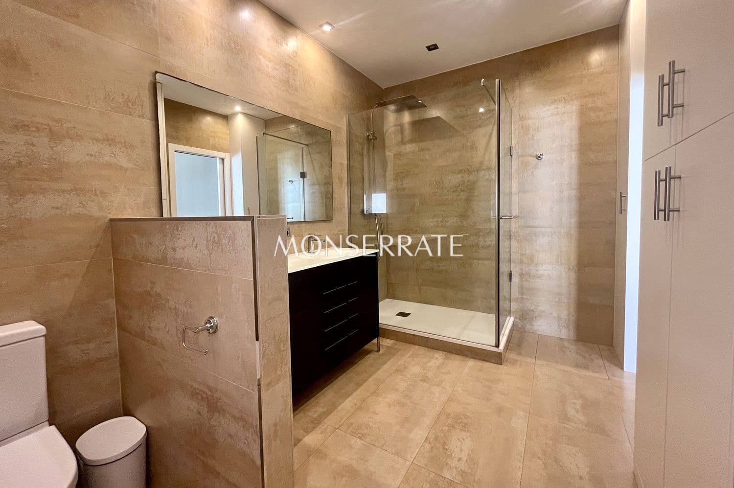 3 bedroom Apartment for rent in Valencia city with garage - € 2,200 (Ref: 9151674)