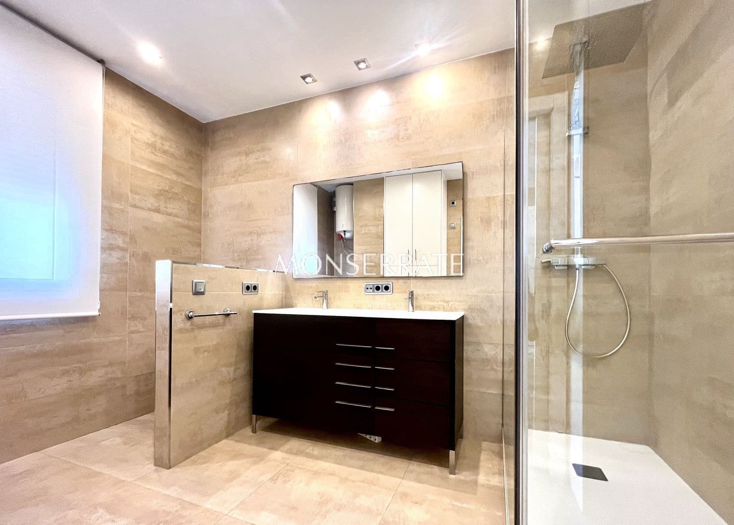 3 bedroom Apartment for rent in Valencia city with garage - € 2,200 (Ref: 9151674)