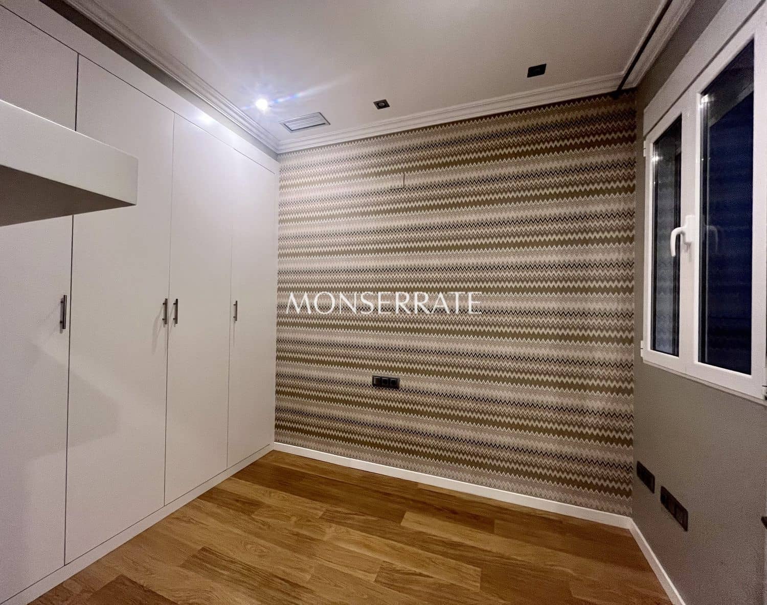 3 bedroom Apartment for rent in Valencia city with garage - € 2,200 (Ref: 9151674)