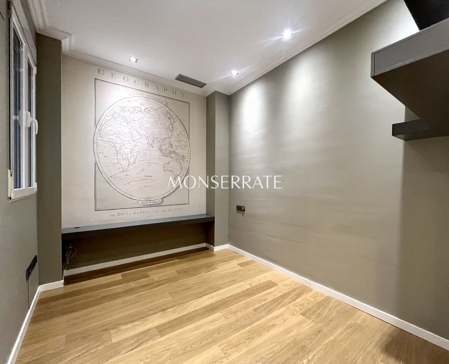 3 bedroom Apartment for rent in Valencia city with garage - € 2,200 (Ref: 9151674)