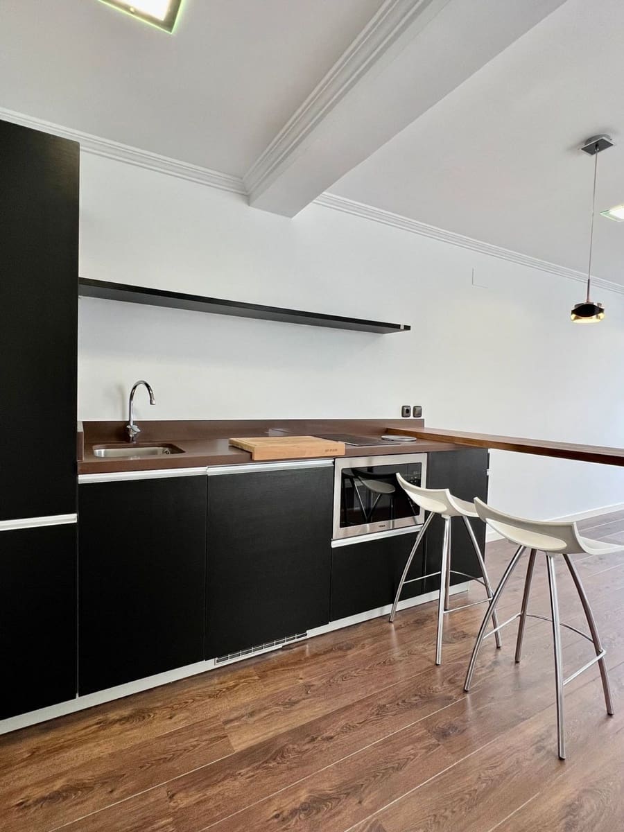 Apartamento de 2 habitaciones en València ciudad en alquiler con garaje - 1.200 € (Ref: 9217180)