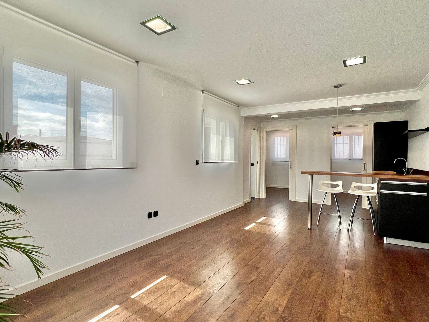 Apartamento de 2 habitaciones en València ciudad en alquiler con garaje - 1.200 € (Ref: 9217180)