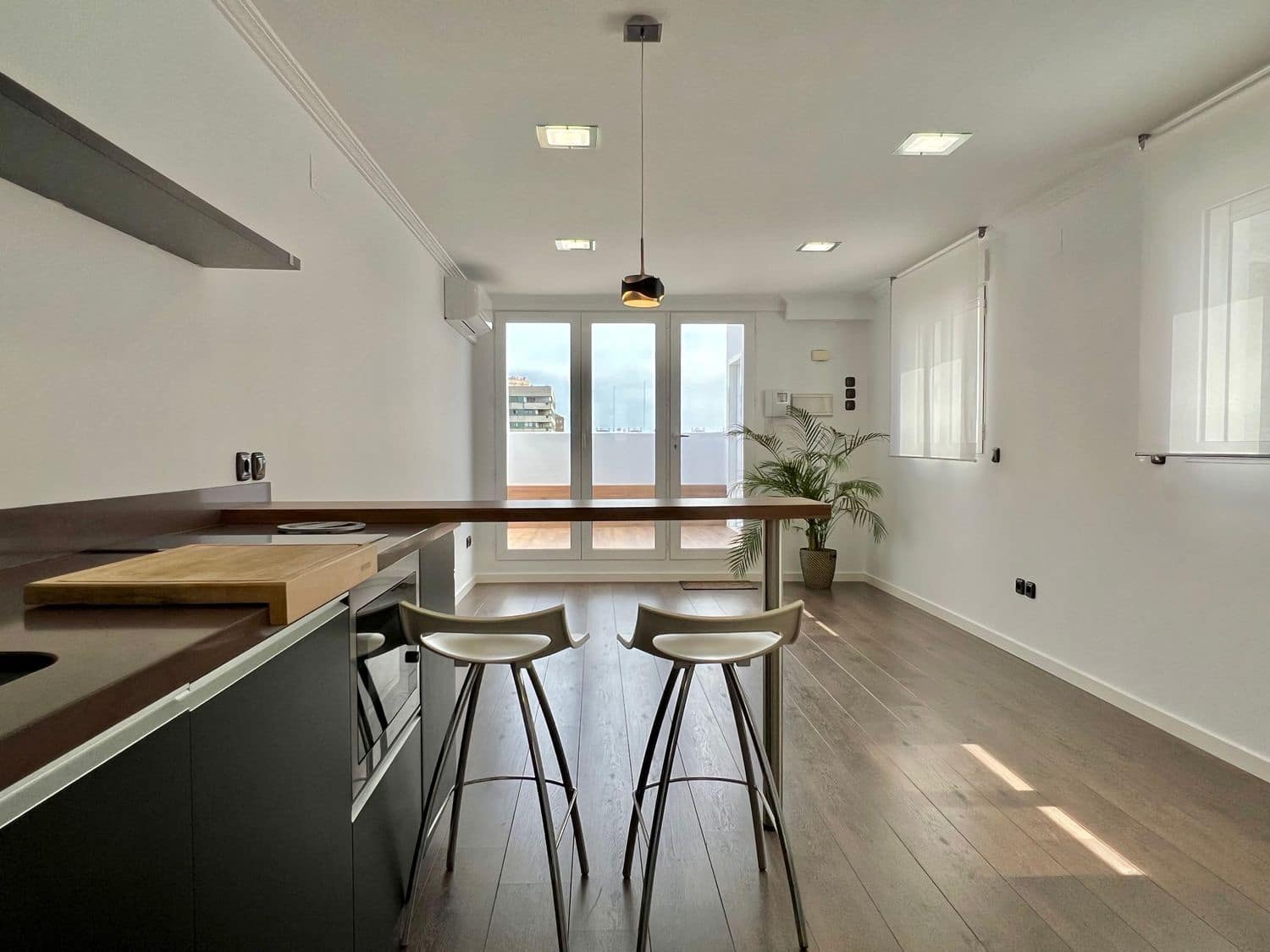 Apartamento de 2 habitaciones en València ciudad en alquiler con garaje - 1.200 € (Ref: 9217180)