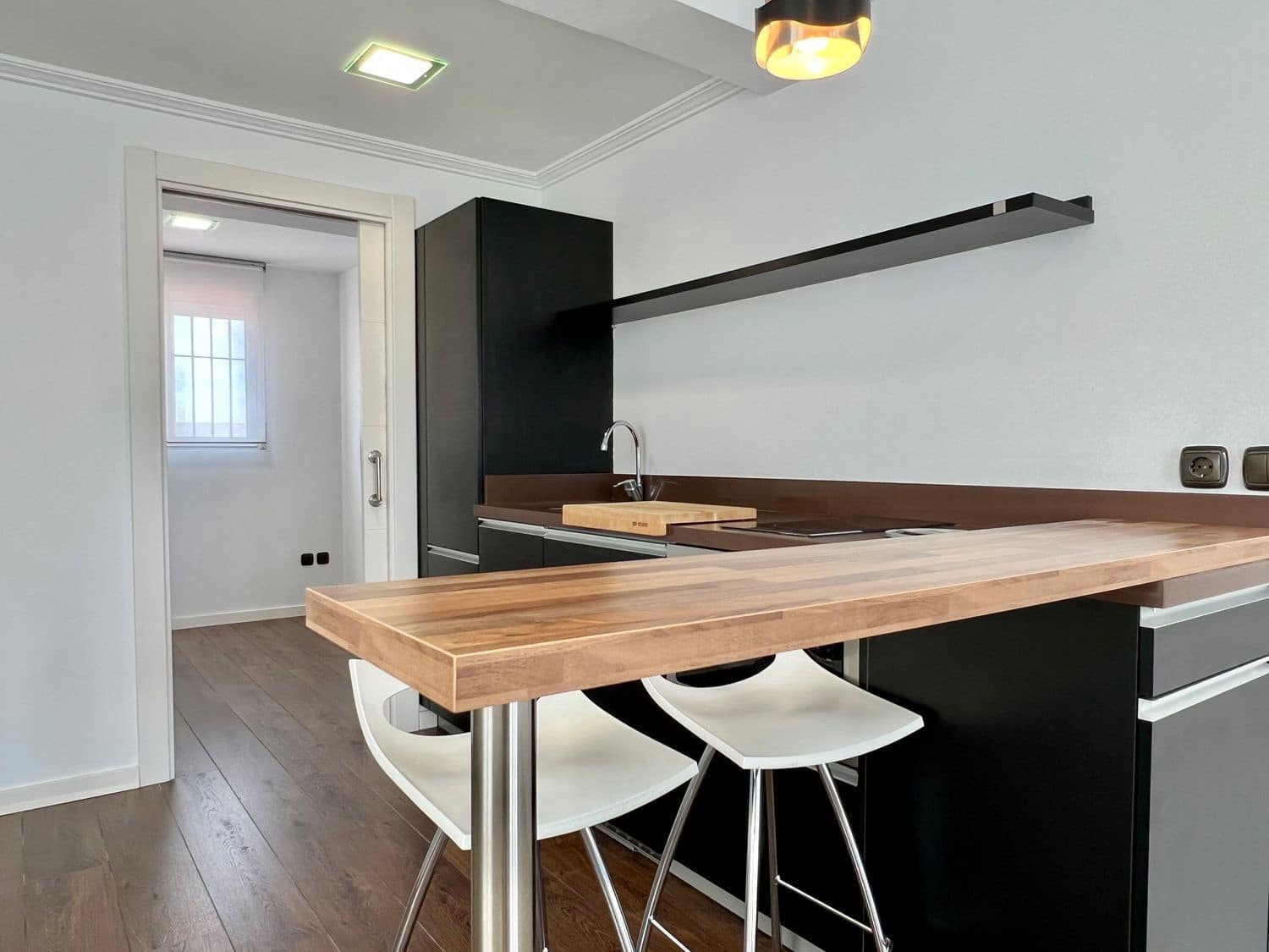 Apartamento de 2 habitaciones en València ciudad en alquiler con garaje - 1.200 € (Ref: 9217180)