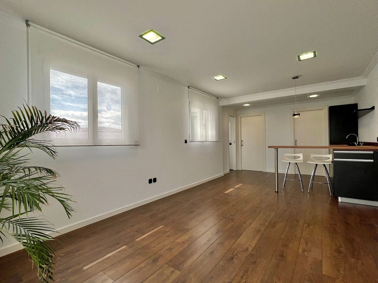 Apartamento de 2 habitaciones en València ciudad en alquiler con garaje - 1.200 € (Ref: 9217180)