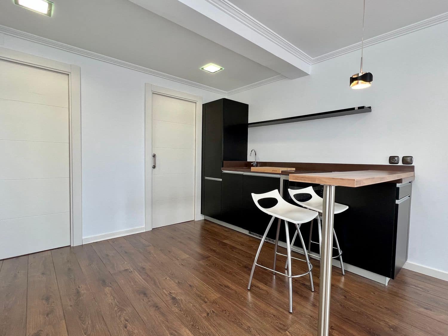 Apartamento de 2 habitaciones en València ciudad en alquiler con garaje - 1.200 € (Ref: 9217180)