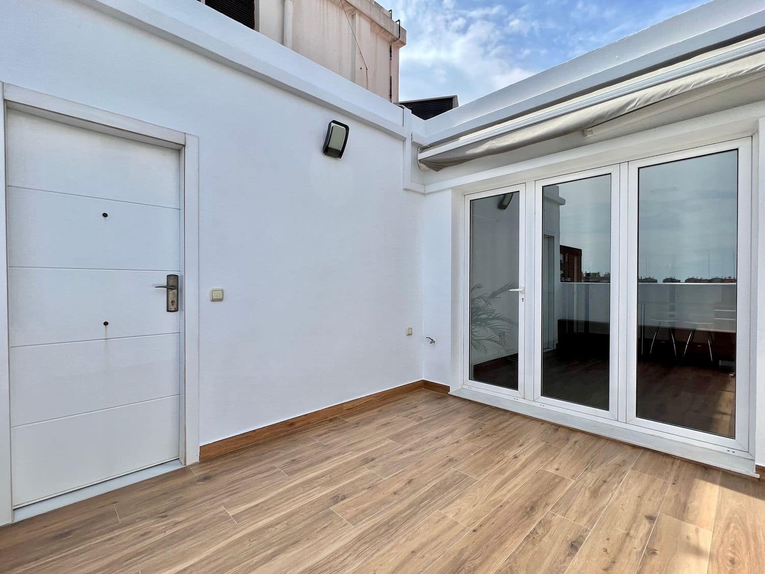 Apartamento de 2 habitaciones en València ciudad en alquiler con garaje - 1.200 € (Ref: 9217180)
