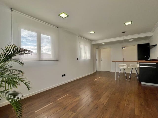 Apartamento de 2 habitaciones en Mont-Olivet, València ciudad en alquiler con garaje - 1.200 € (Ref: 9217180)