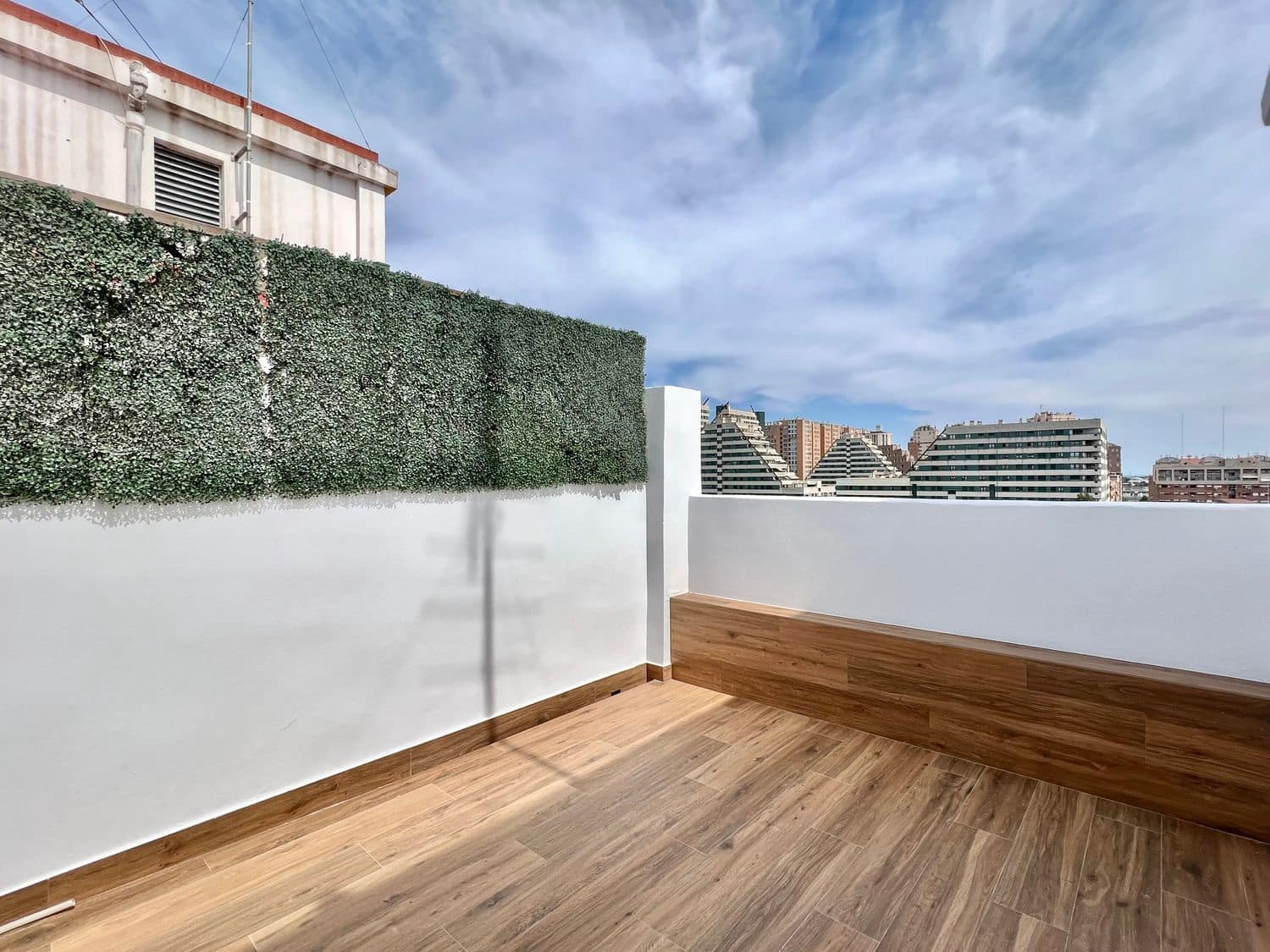Apartamento de 2 habitaciones en València ciudad en alquiler con garaje - 1.200 € (Ref: 9217180)
