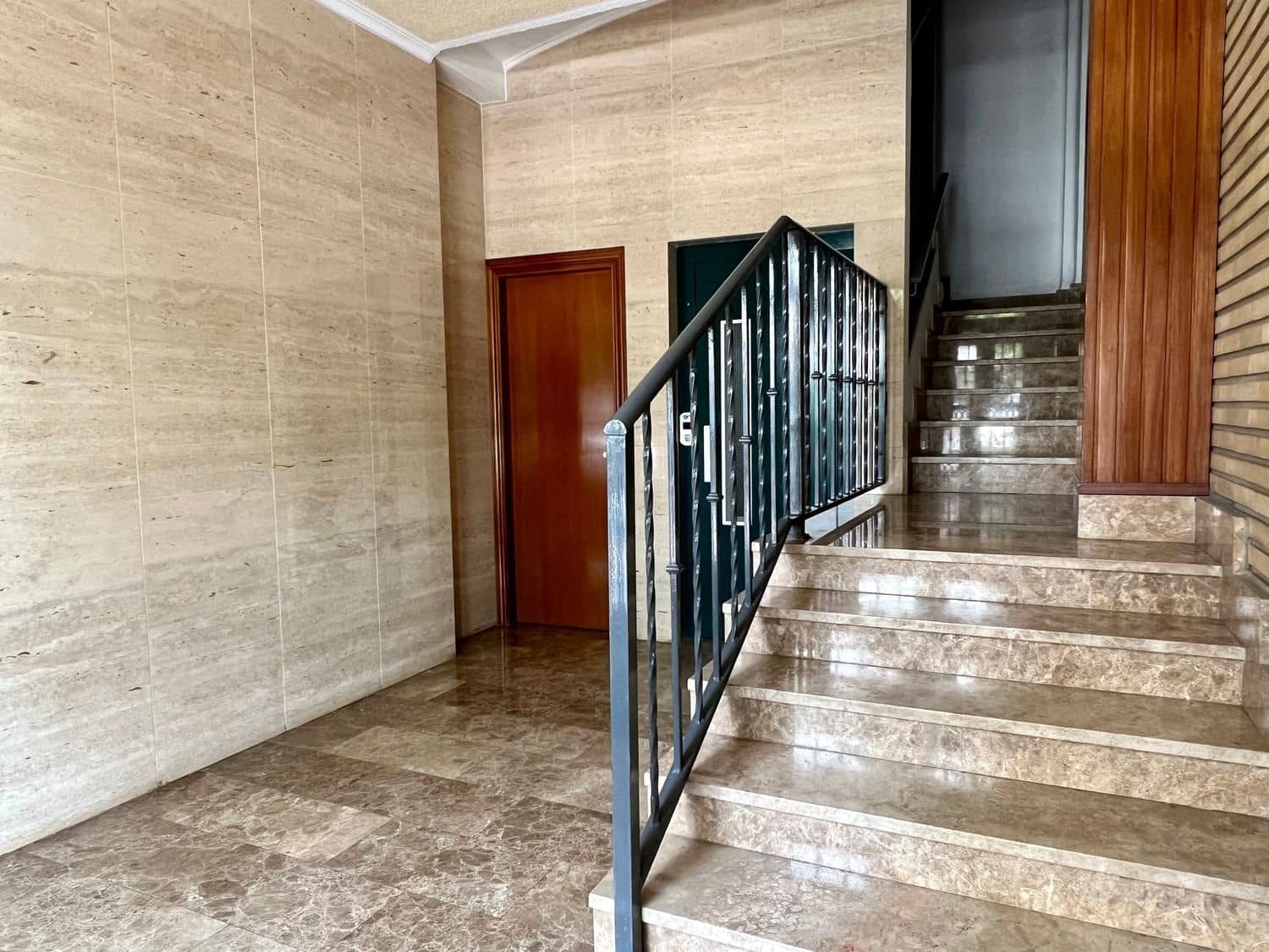Apartamento de 2 habitaciones en València ciudad en alquiler con garaje - 1.200 € (Ref: 9217180)