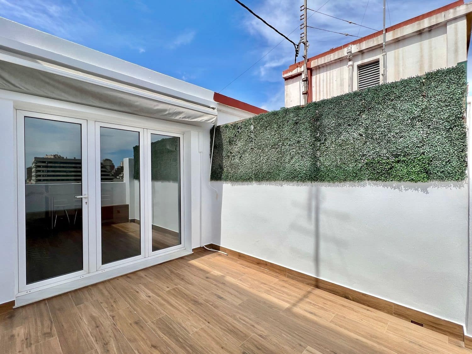 Apartamento de 2 habitaciones en València ciudad en alquiler con garaje - 1.200 € (Ref: 9217180)