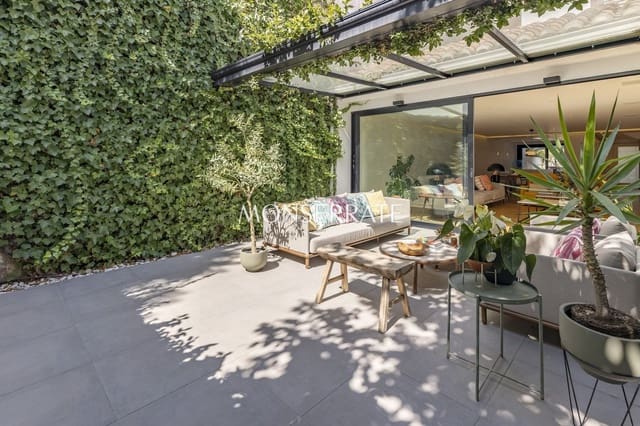 5 bedroom Townhouse for sale in Rocafort with pool garage - € 950,000 (Ref: 9235952)