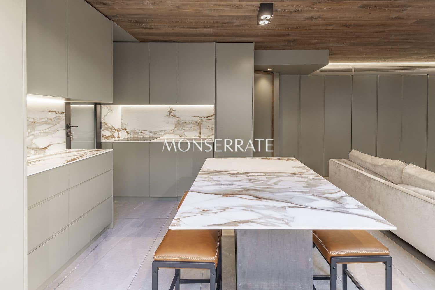 Leilighet til salgs i Valencia by med garasje - € 430 000 (Ref: 9246280)