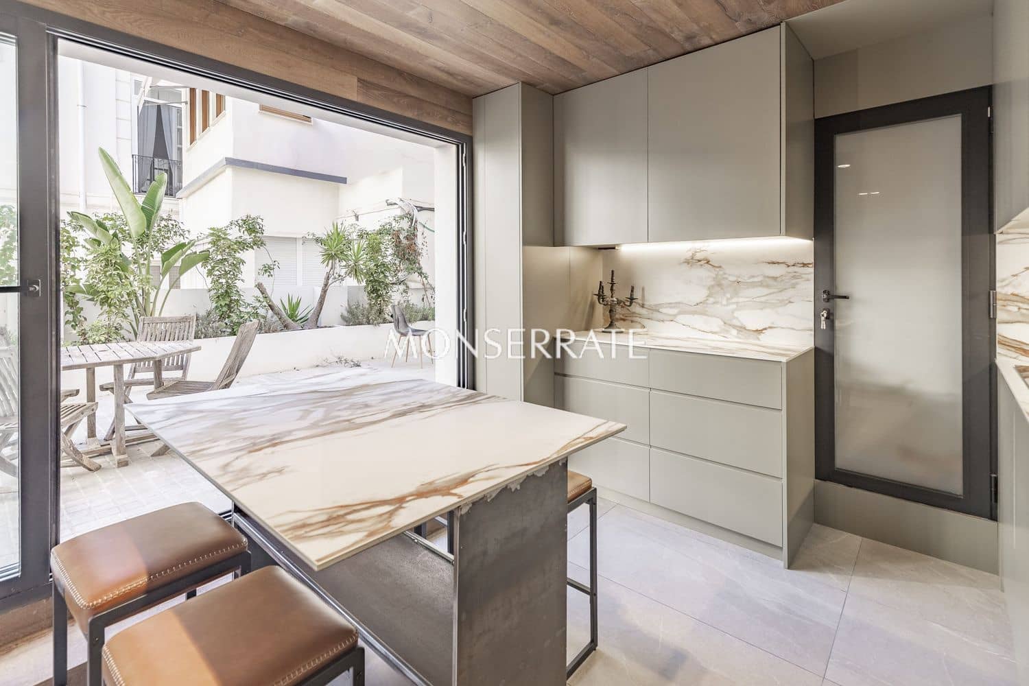 Leilighet til salgs i Valencia by med garasje - € 430 000 (Ref: 9246280)