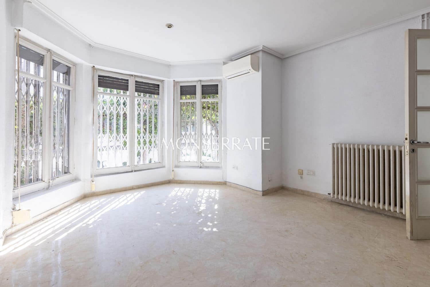 5 soveværelse Villa til salg i Valencia by med garage - € 2.200.000 (Ref: 9251771)