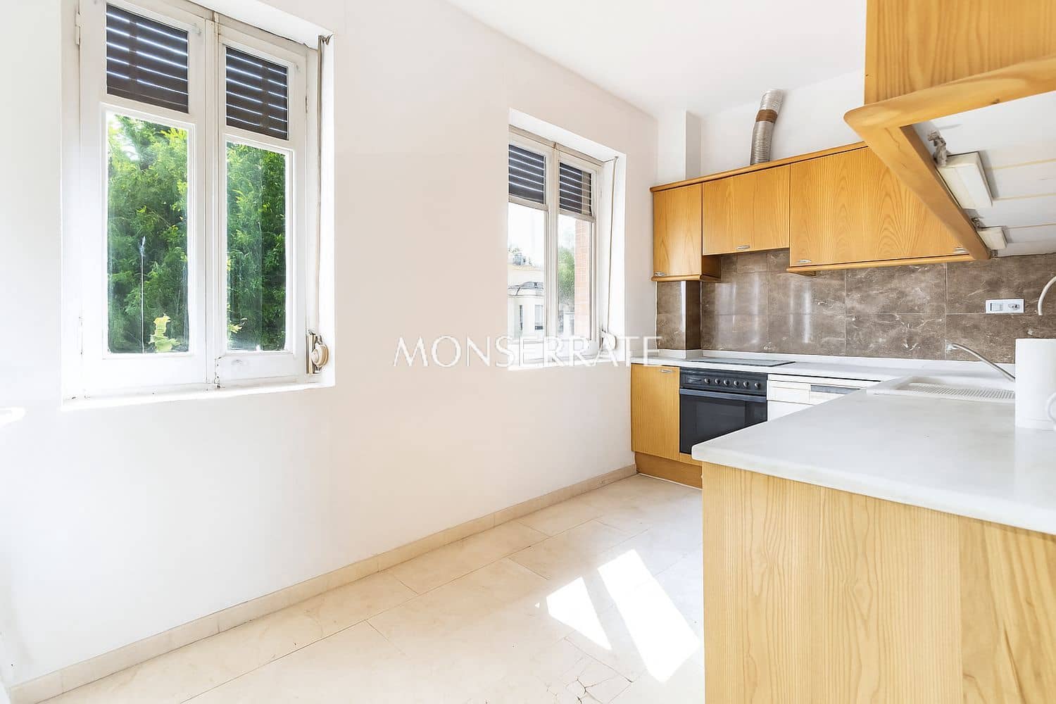 5 soveværelse Villa til salg i Valencia by med garage - € 2.200.000 (Ref: 9251771)