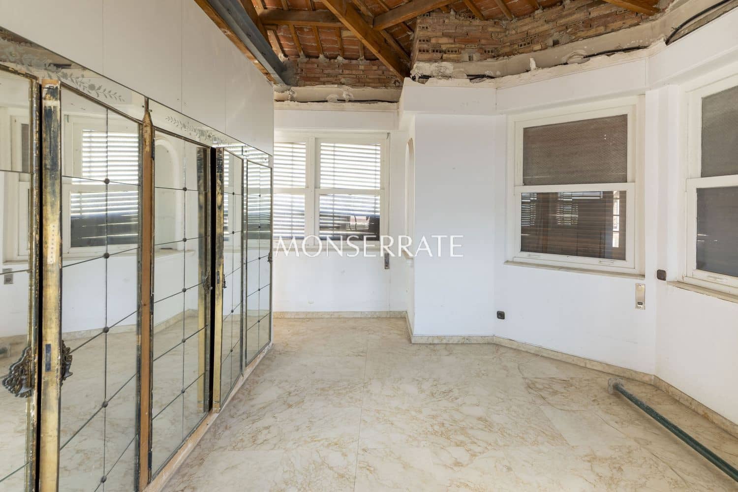 5 soveværelse Villa til salg i Valencia by med garage - € 2.200.000 (Ref: 9251771)