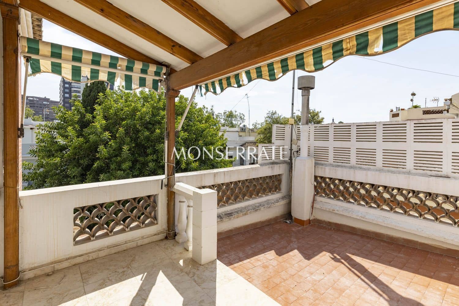 5 soveværelse Villa til salg i Valencia by med garage - € 2.200.000 (Ref: 9251771)