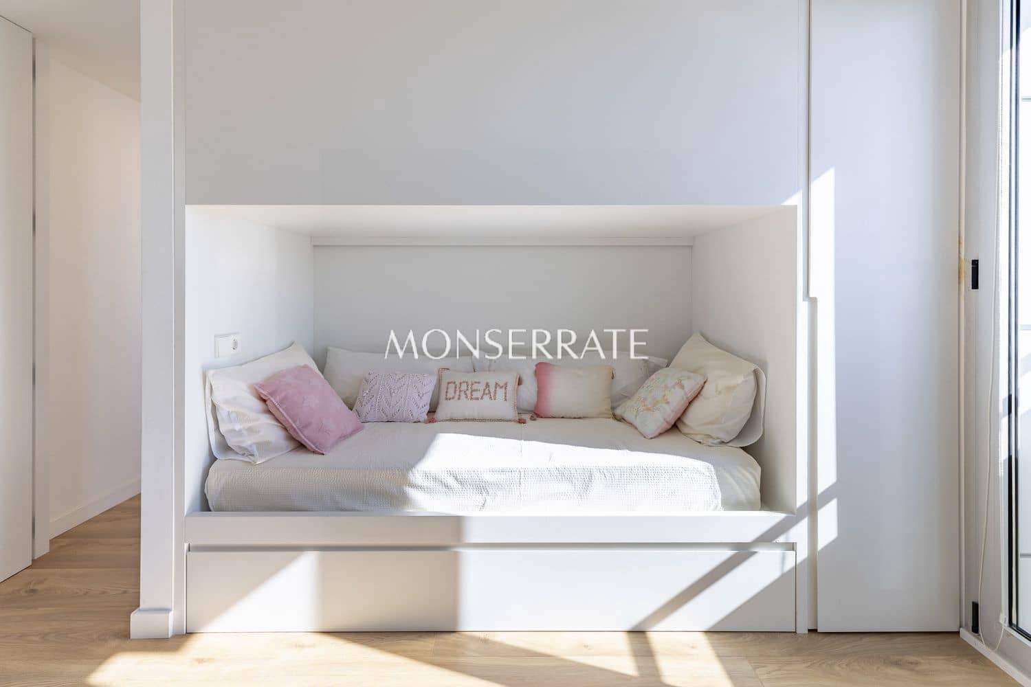 3 camera da letto Appartamento da affittare in Valencia citta con piscina garage - 3.500 € (Rif: 9262141)
